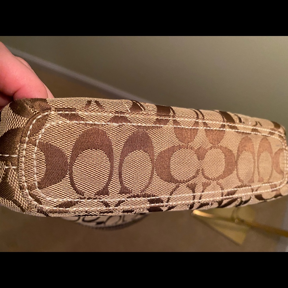 Coach purse - Picture 4 of 8